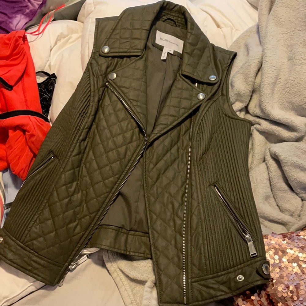 Bcbg vest